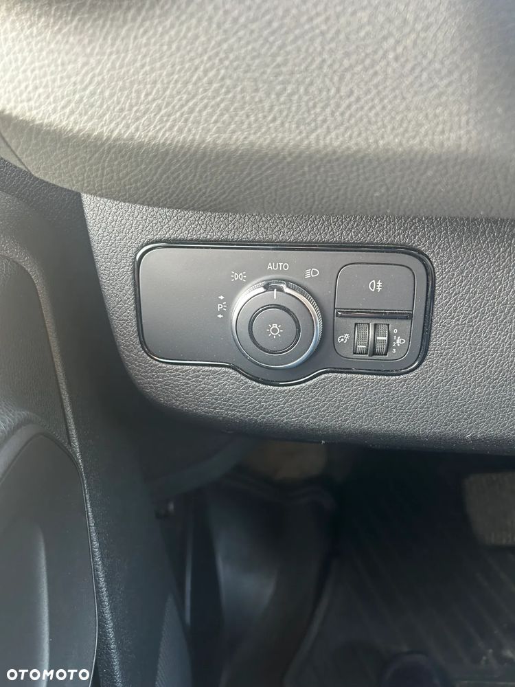 Mercedes-Benz Sprinter - 11