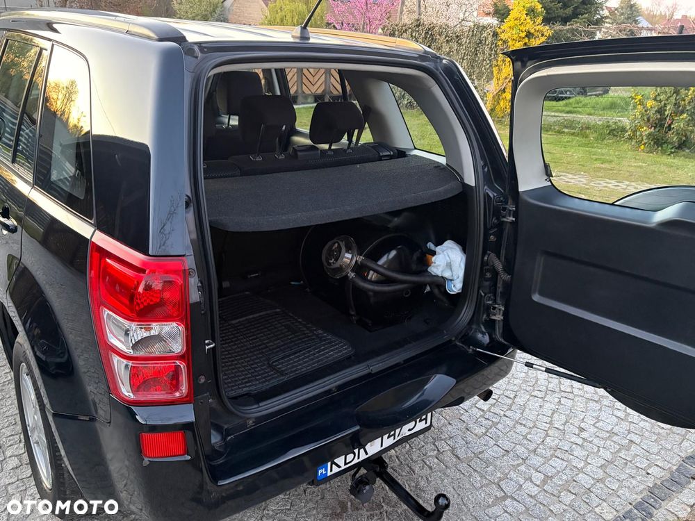 Suzuki Grand Vitara 2.0 - 8