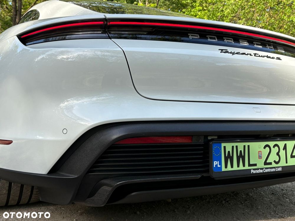 Porsche Taycan - 8