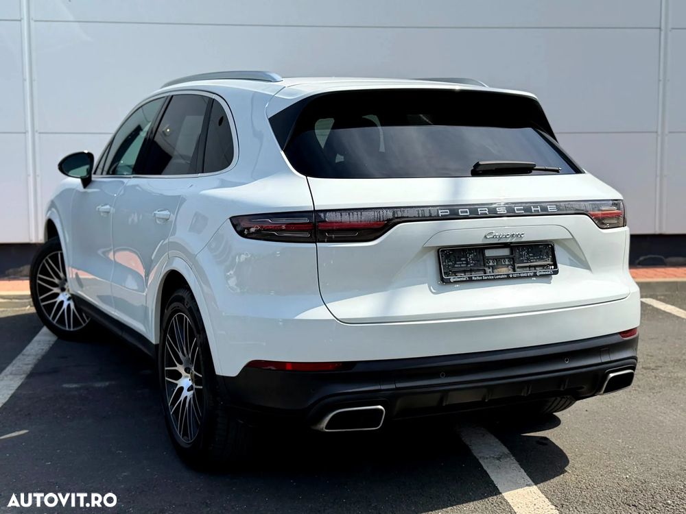 Porsche Cayenne - 2