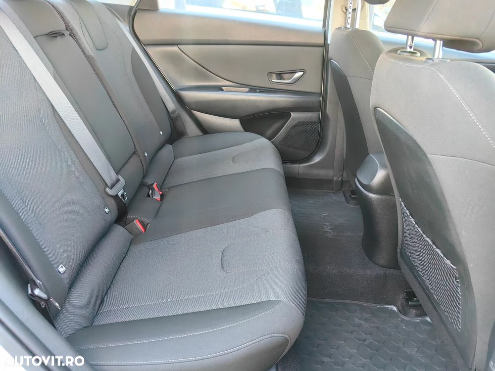 Hyundai Elantra 1.6 l 123 CP CVT Comfort - 8