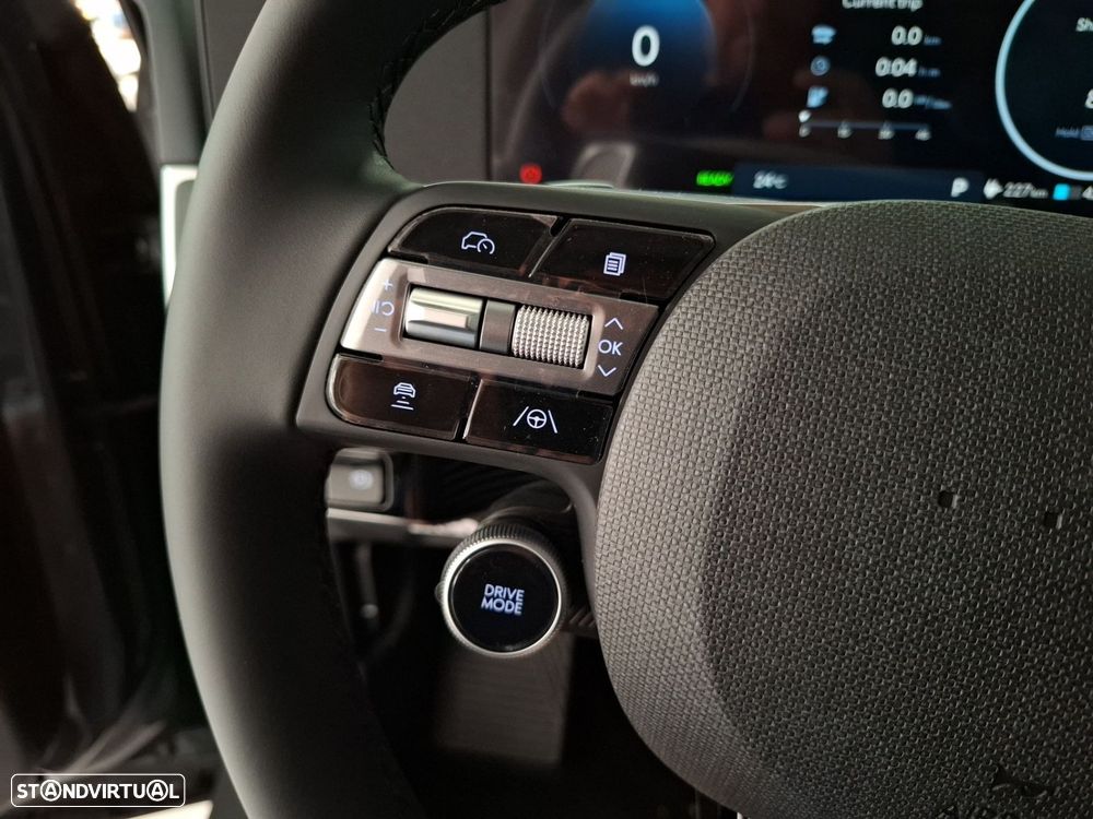 Hyundai IONIQ 84 kWh Premium Plus — fotografia 16