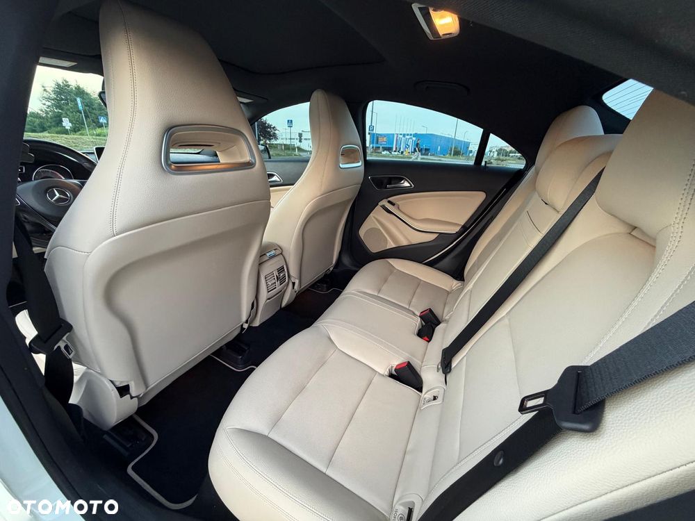 Mercedes-Benz CLA 250 7G-DCT StreetStyle - 21