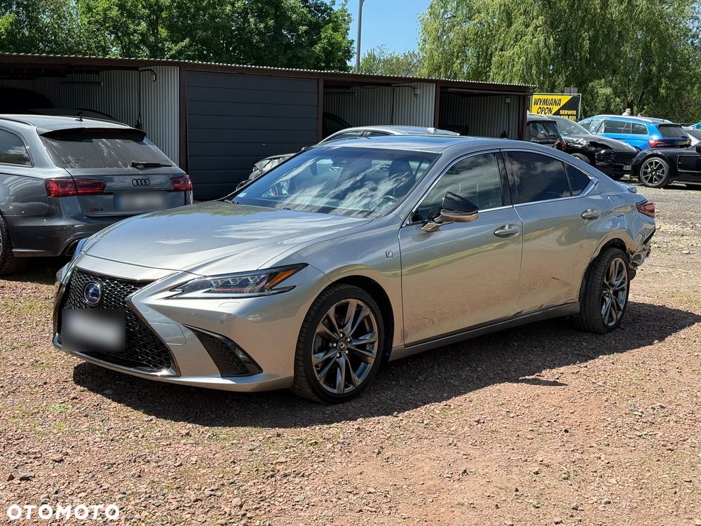 Lexus ES 300h F Sport - 6