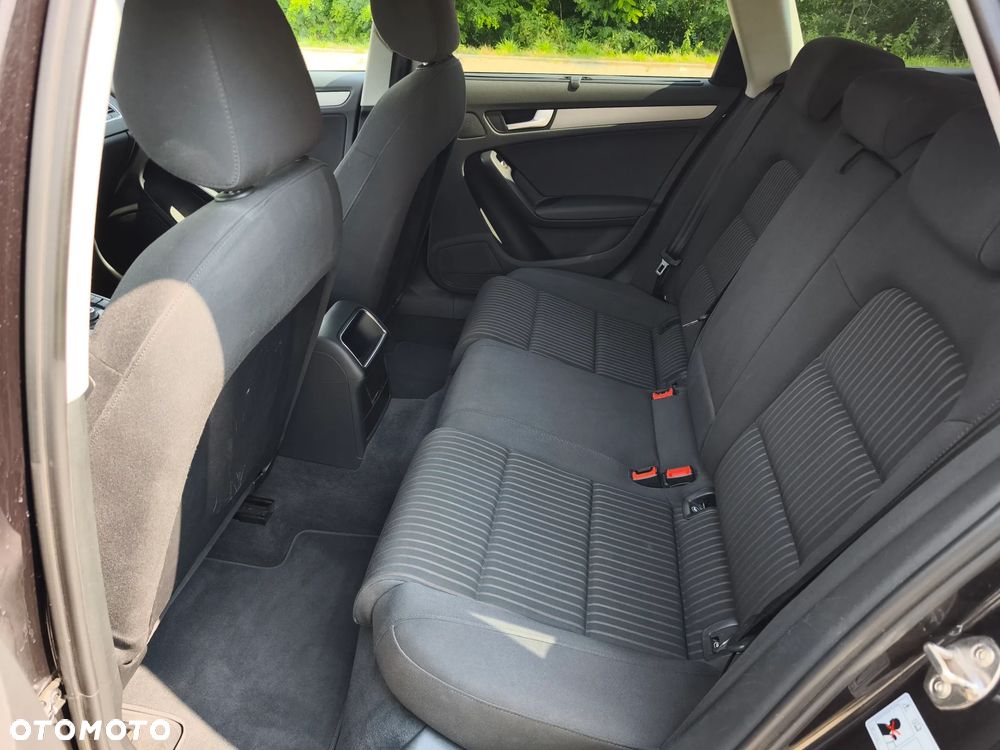 Audi A4 Avant 2.0 TDI DPF clean diesel multitronic S line Sportpaket - 11