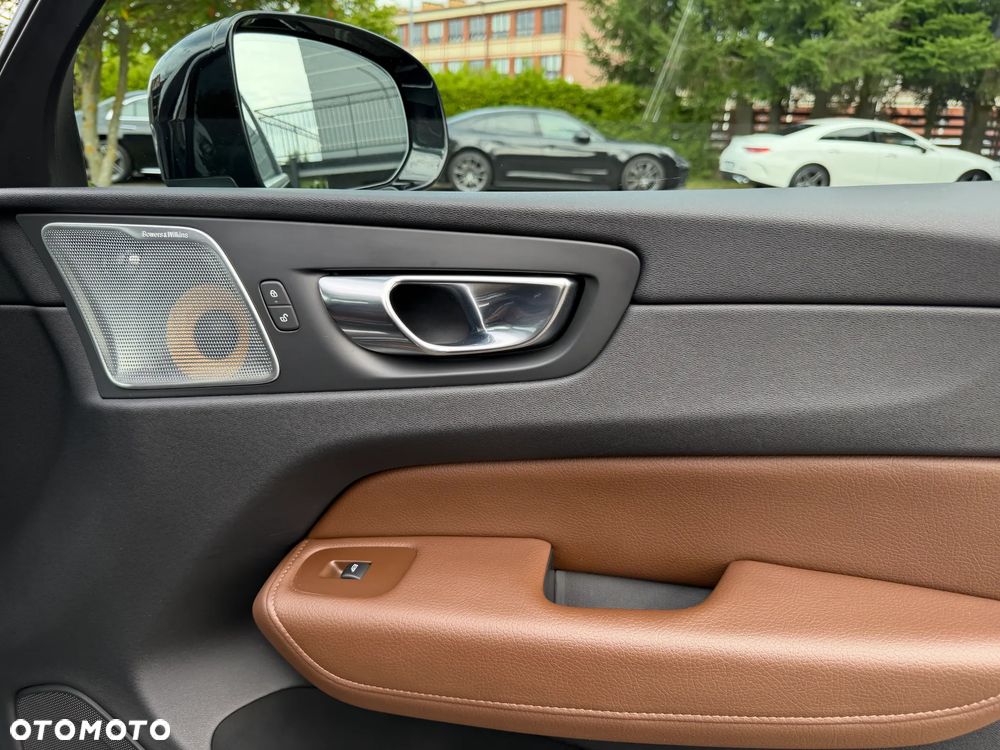 Volvo XC 60 B5 B AWD Inscription - 22