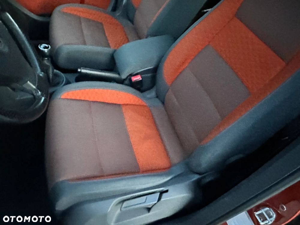 Volkswagen Touran 1.4 TSI Cross - 12