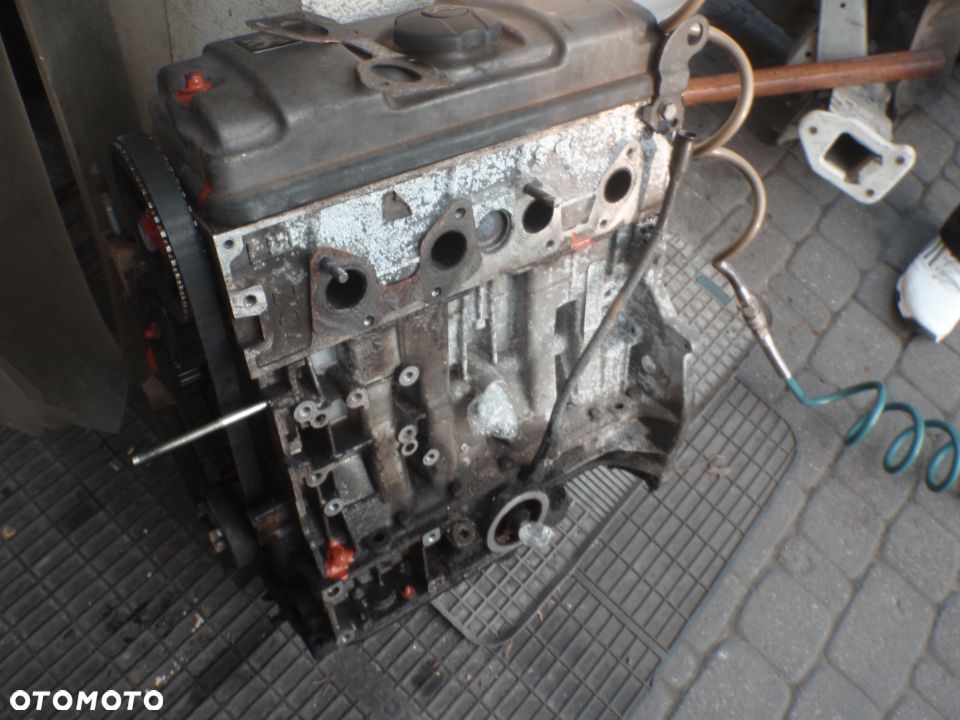 silnik blok wał tłoki  peugeot 206 xara berlingo c2 c3 fiorino Qubo nemo bipper 1.4 8v głowica klawiatura wałek - 3