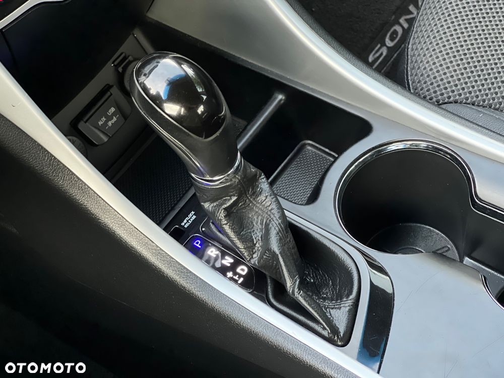 Hyundai Sonata 3.3 V6 Premium - 30