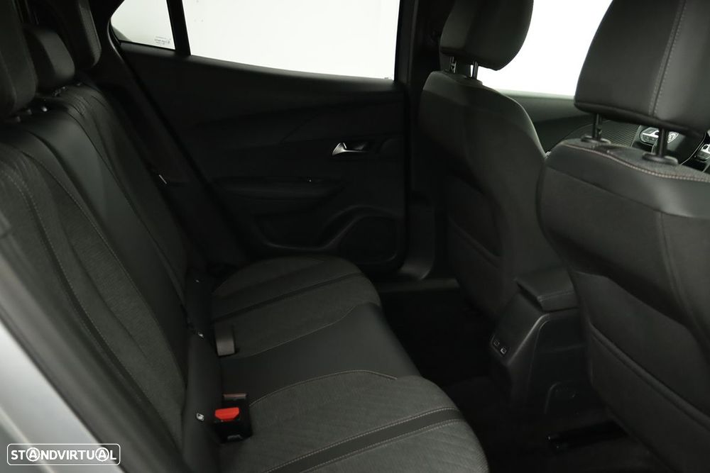 Peugeot 2008 1.2 PureTech Allure - 22