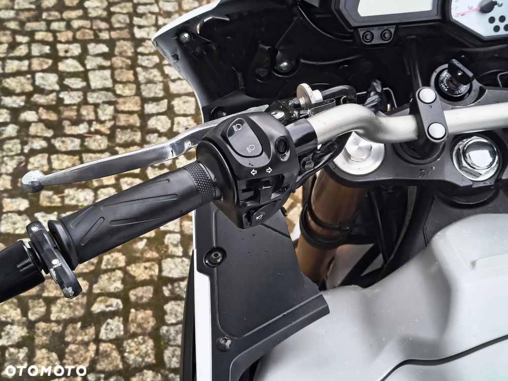 Yamaha FZ8 - 12