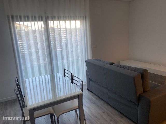 Arrenda-se T1 equipado em Leiria junto ao Hospital S André - Grande imagem: 2/8
