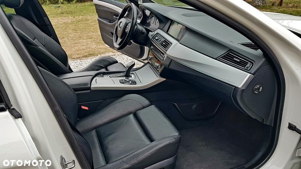 BMW Seria 5 530d xDrive - 11
