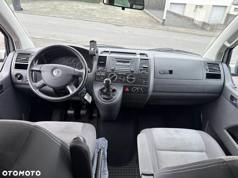 Volkswagen Multivan - 23