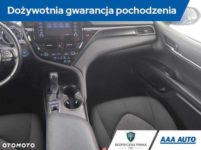 Toyota Camry - 10