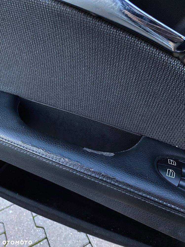 Mercedes-Benz Klasa E - 23