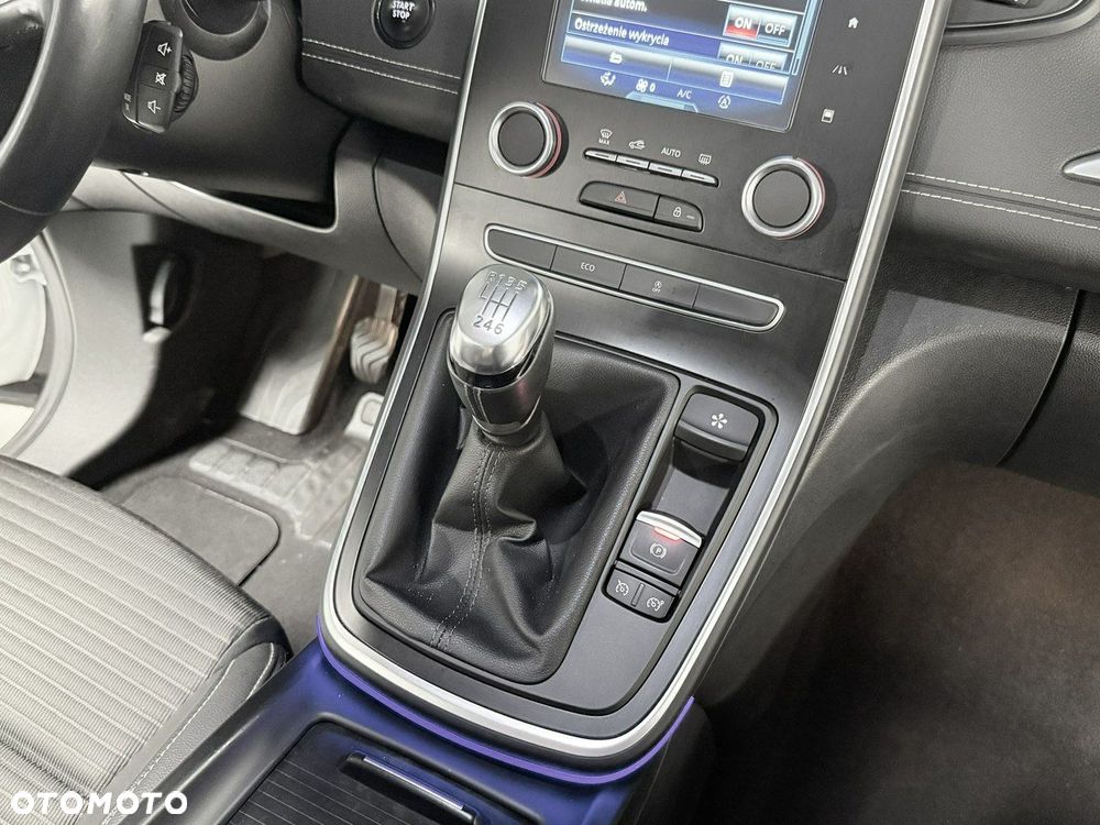 Renault Grand Scenic - 21