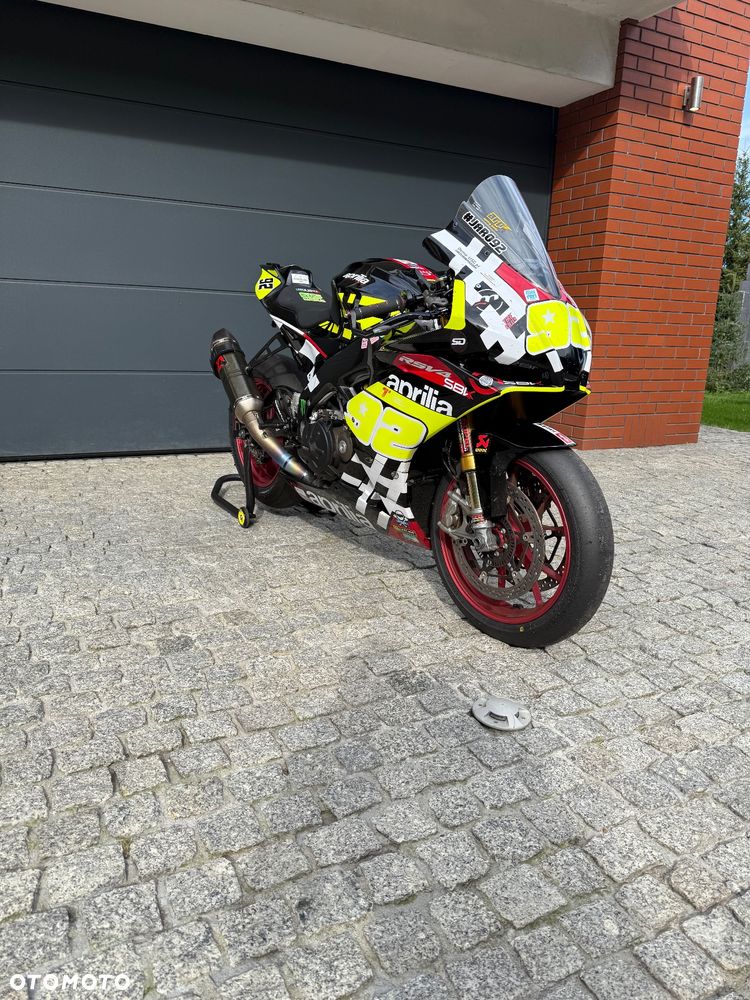 Aprilia RSV - 22
