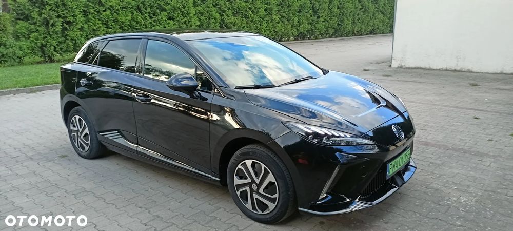 MG 4 Luxury 64 kWh - 1