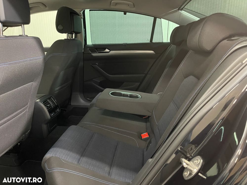 Volkswagen Passat - 13