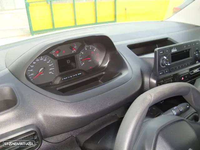 Peugeot PARTNER 1.5 HDI  BLUE  102 CV    STANDARTD - 24