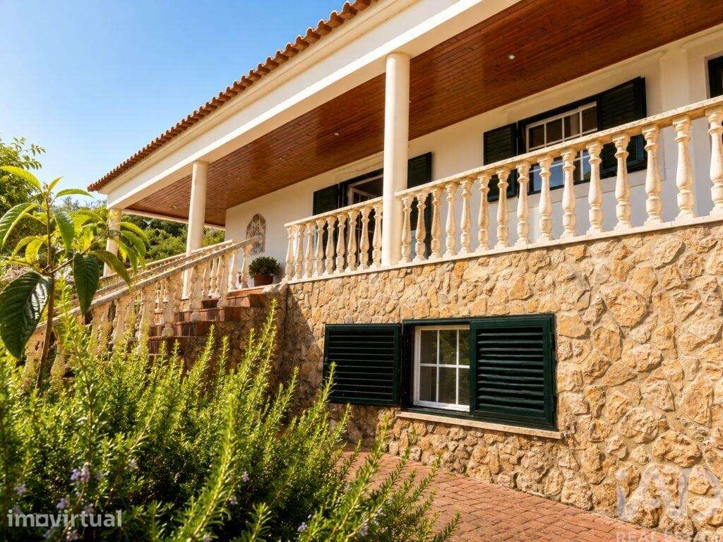 Moradia isolada T2 em Alenquer de 217,6 m2 - Grande imagem: 2/24