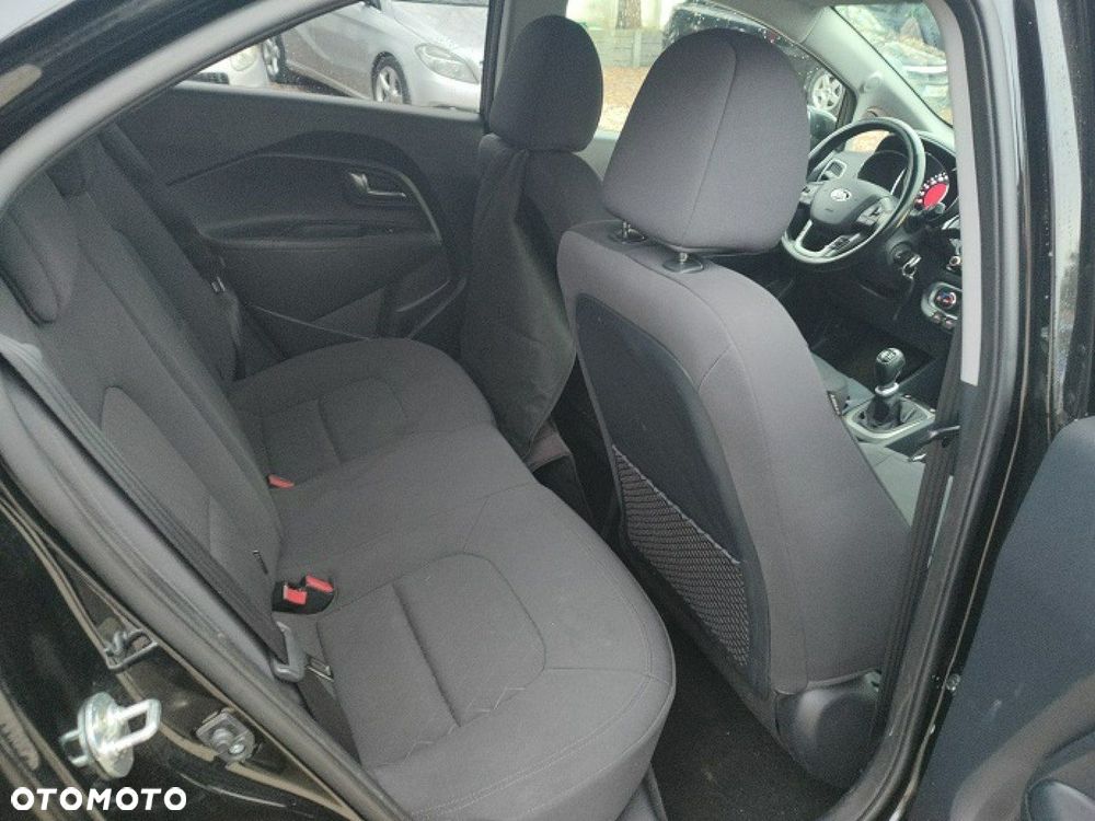 Kia Rio - 15