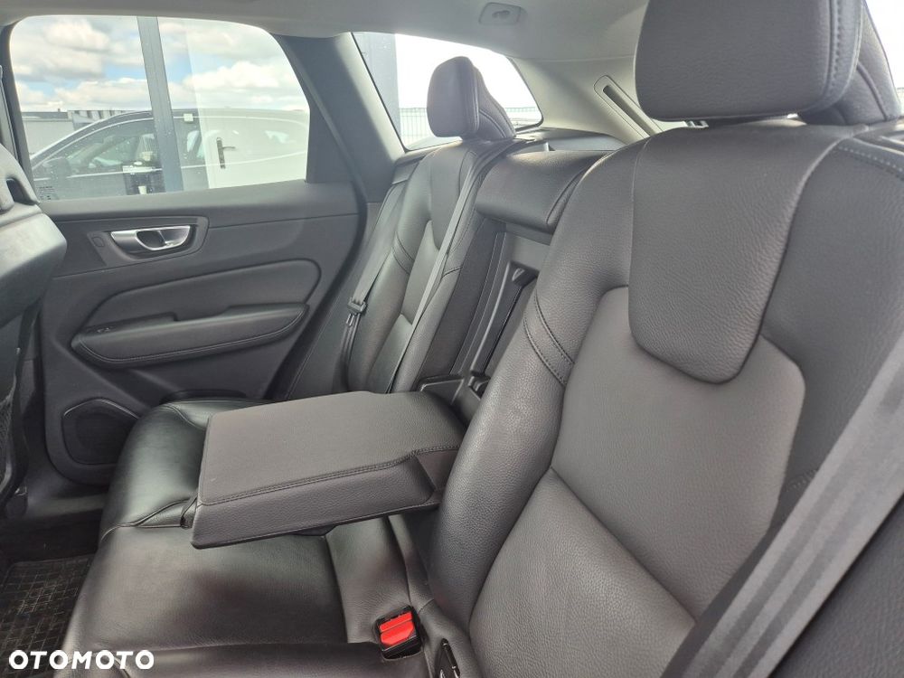 Volvo XC 60 B4 B Plus Bright - 21