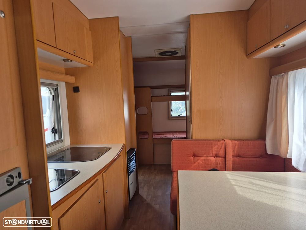 Sky Capuchine FIAT DUCATO 2.8 JTD  - SKY - 7 LUGARES - 6 DORMIDAS - 15