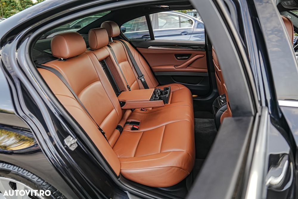 BMW Seria 5 520d Aut. Luxury Line - 8