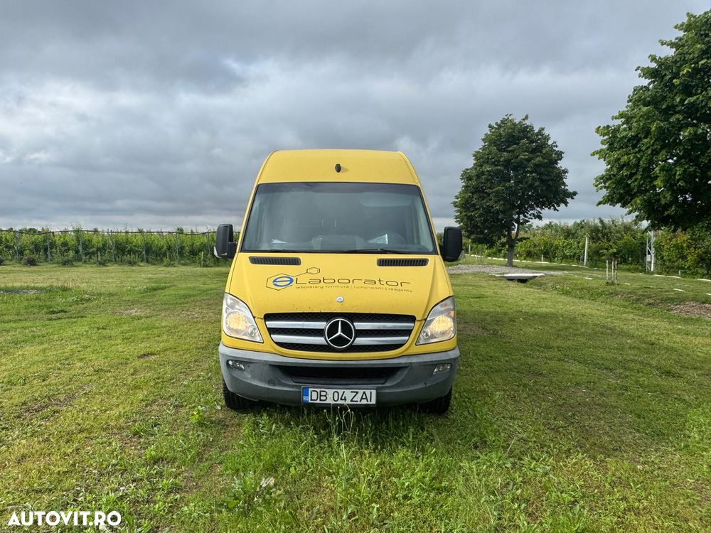 Mercedes-Benz Sprinter - 1