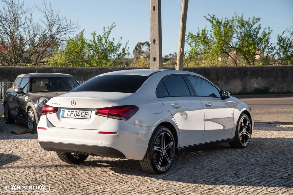 Mercedes-Benz A 250 Limousine e 8G-DCT Style - 4