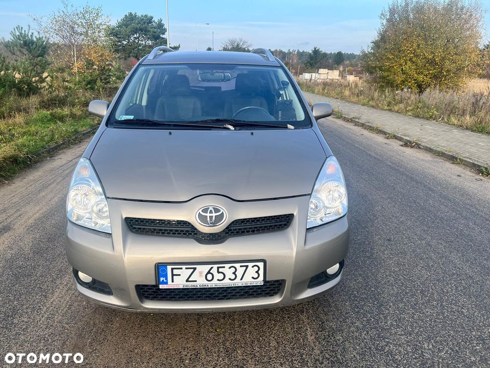 Toyota Corolla Verso - 2