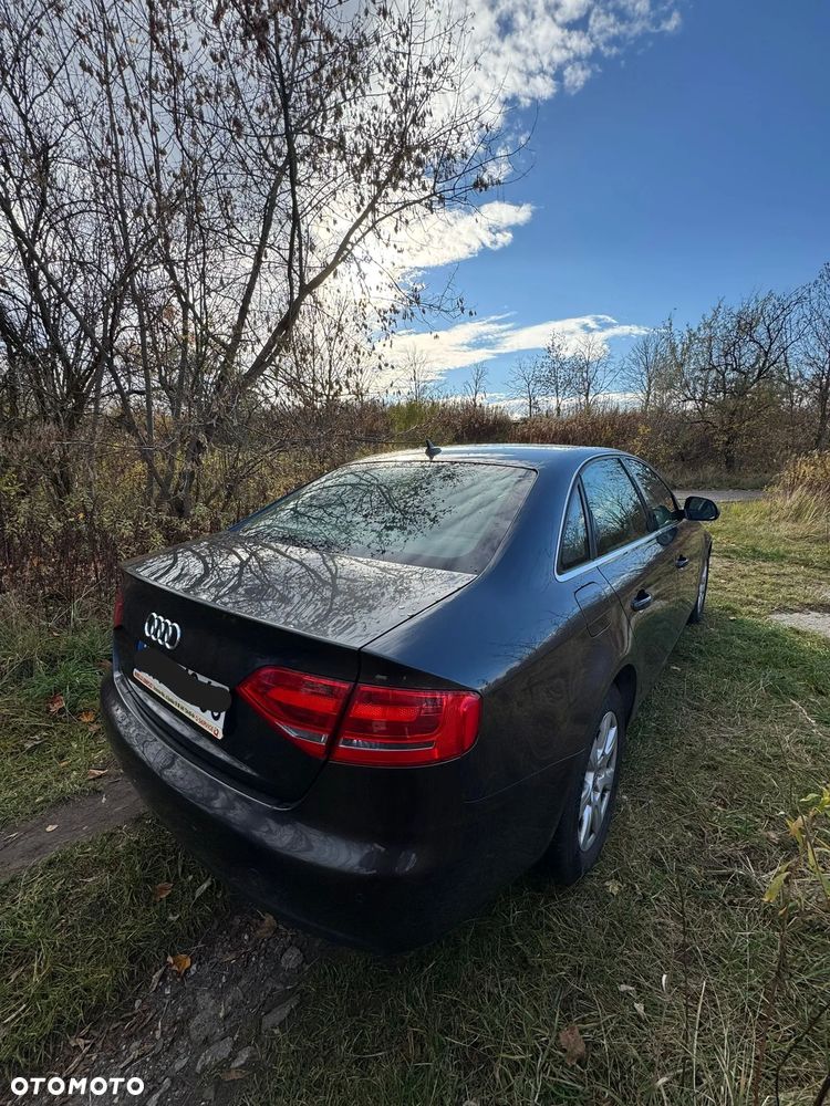 Audi A4 Limousine - 4