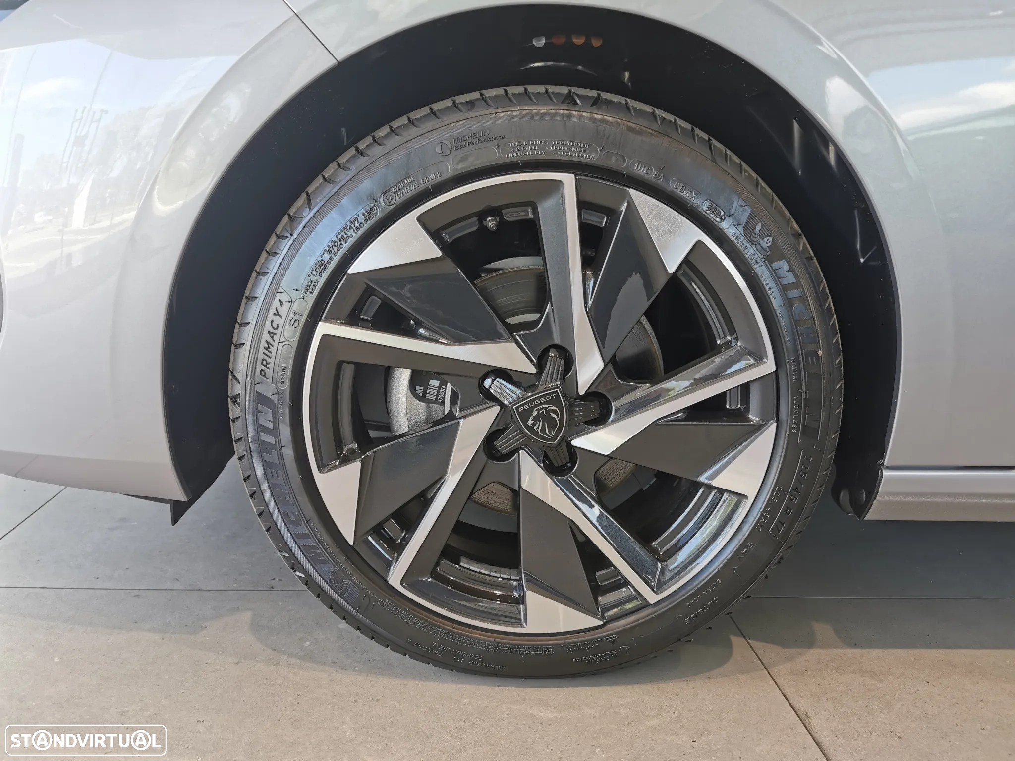 Peugeot 308 1.2 PureTech Allure - 17
