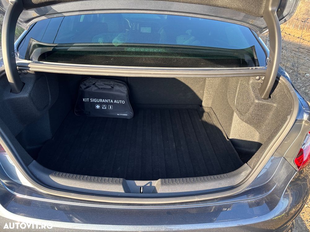 Renault Megane TCe 140 EDC GPF Techno - 7