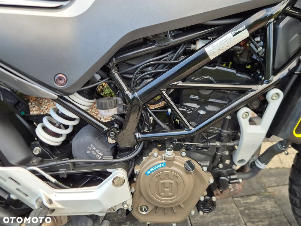 Husqvarna Svartpilen - 12