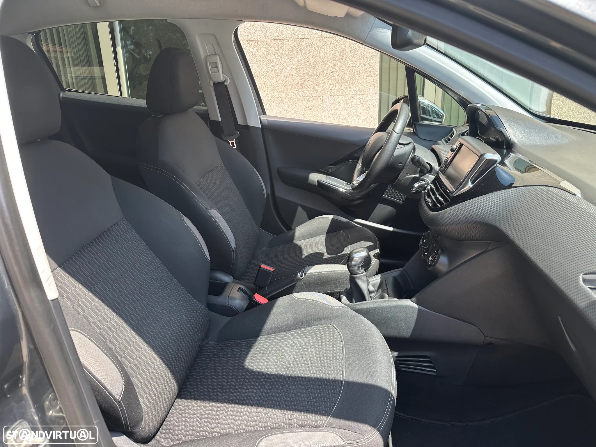 Peugeot 208 1.6 BlueHDi Style - 14