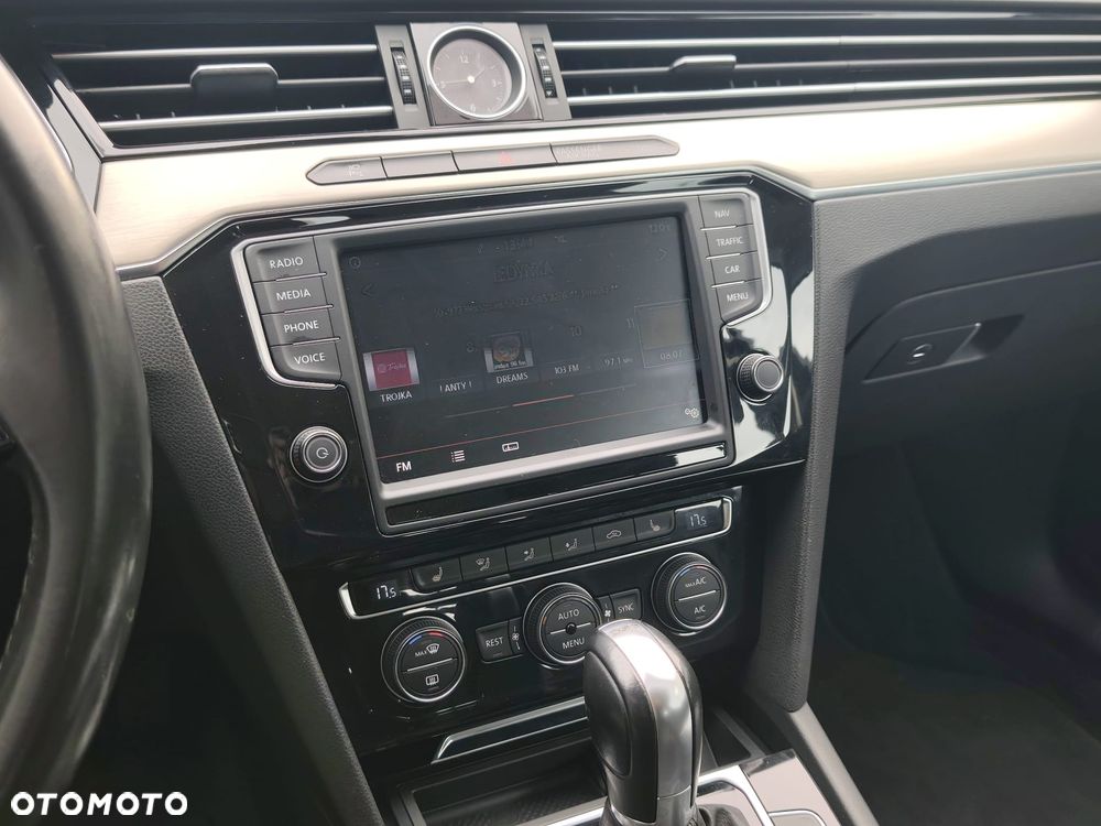 Volkswagen Passat Variant - 13