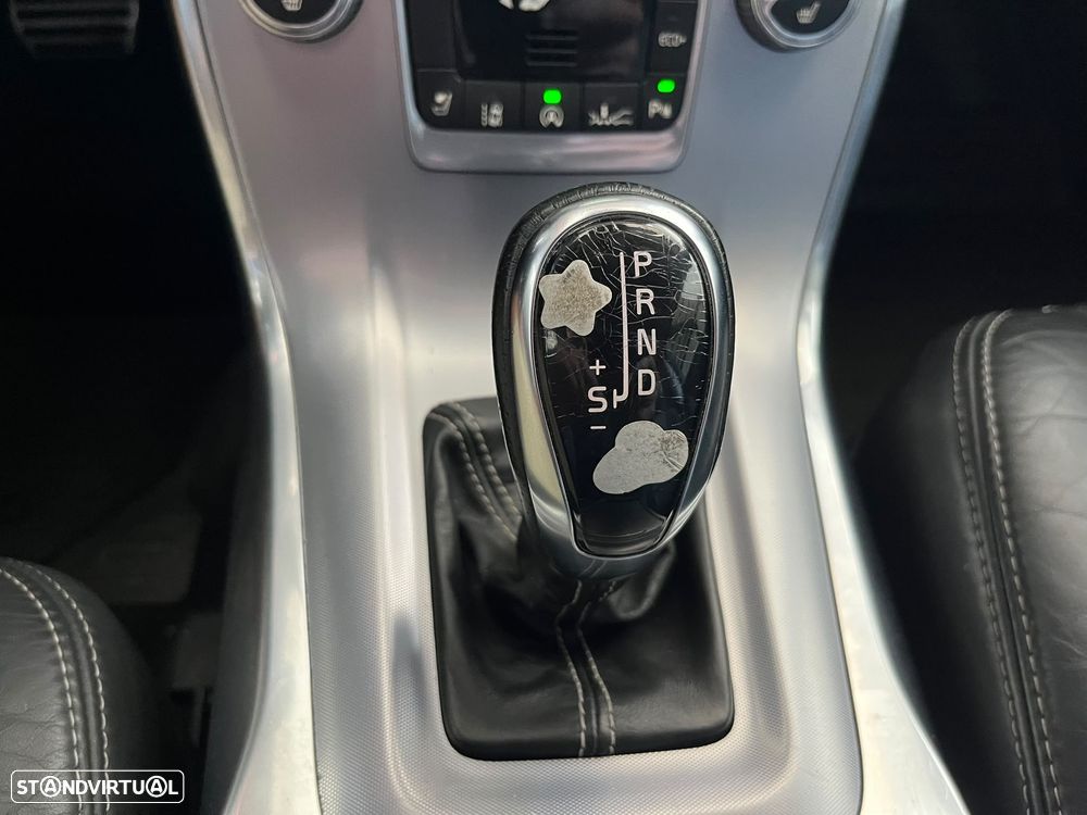 Volvo XC 70 2.0 D4 Momentum Geartronic - 15