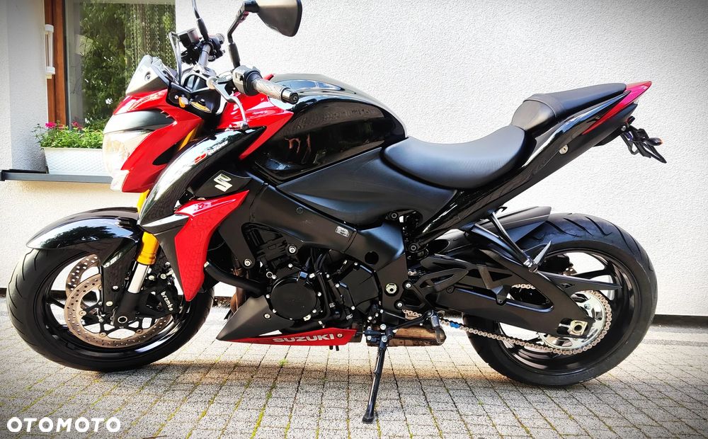 Suzuki GSX - 13