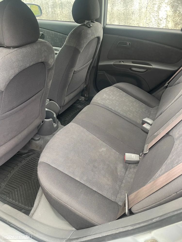 Kia Rio 1.4 Base - 10