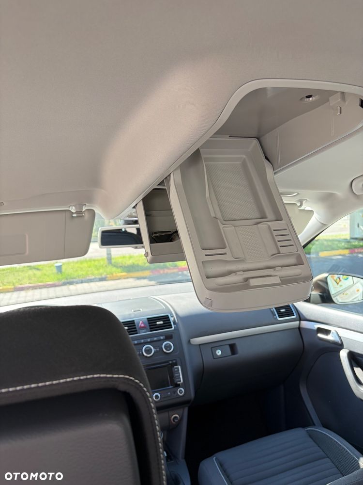 Volkswagen Touran 2.0 TDI DPF BlueMotion Technology Cup - 22