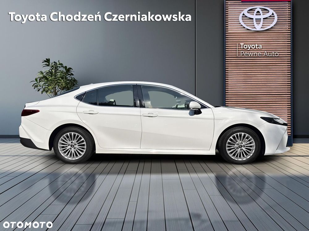 Toyota Camry - 8