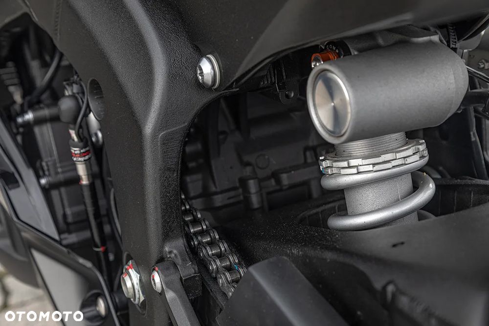 Yamaha R6 - 25