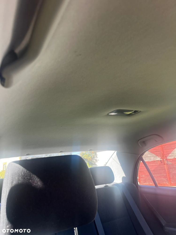 Toyota Corolla 1.6 VVT-i Base - 15