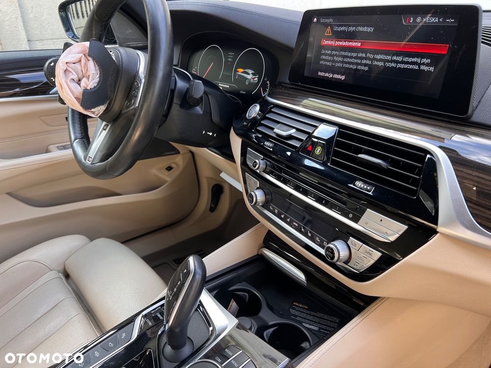 BMW 6GT 640i xDrive - 14