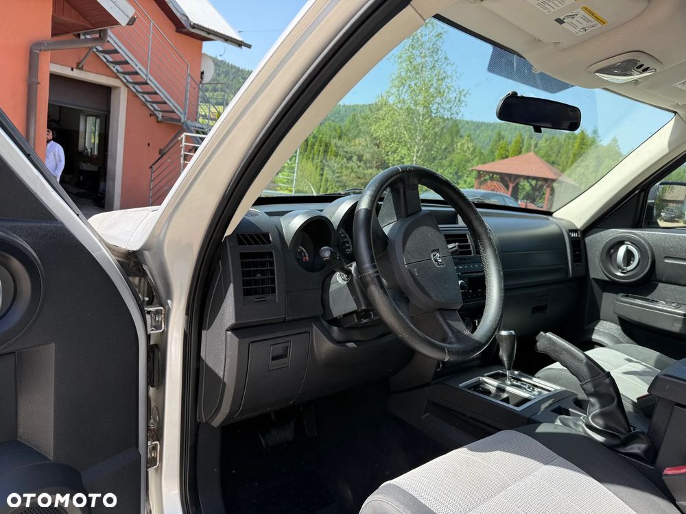 Dodge Nitro 2.8 CRD DPF Automatik SXT - 12