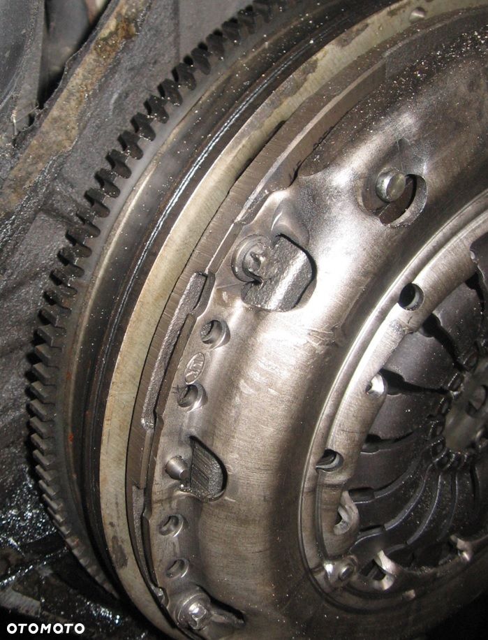 silnik motor słupek pompa dwumasa F23 OPEL ASTRA H MERIVA A1.7 - 7