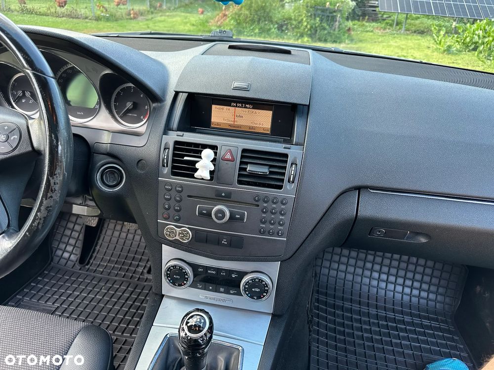 Mercedes-Benz Klasa C 200 CDI BlueEff Avantgarde - 14